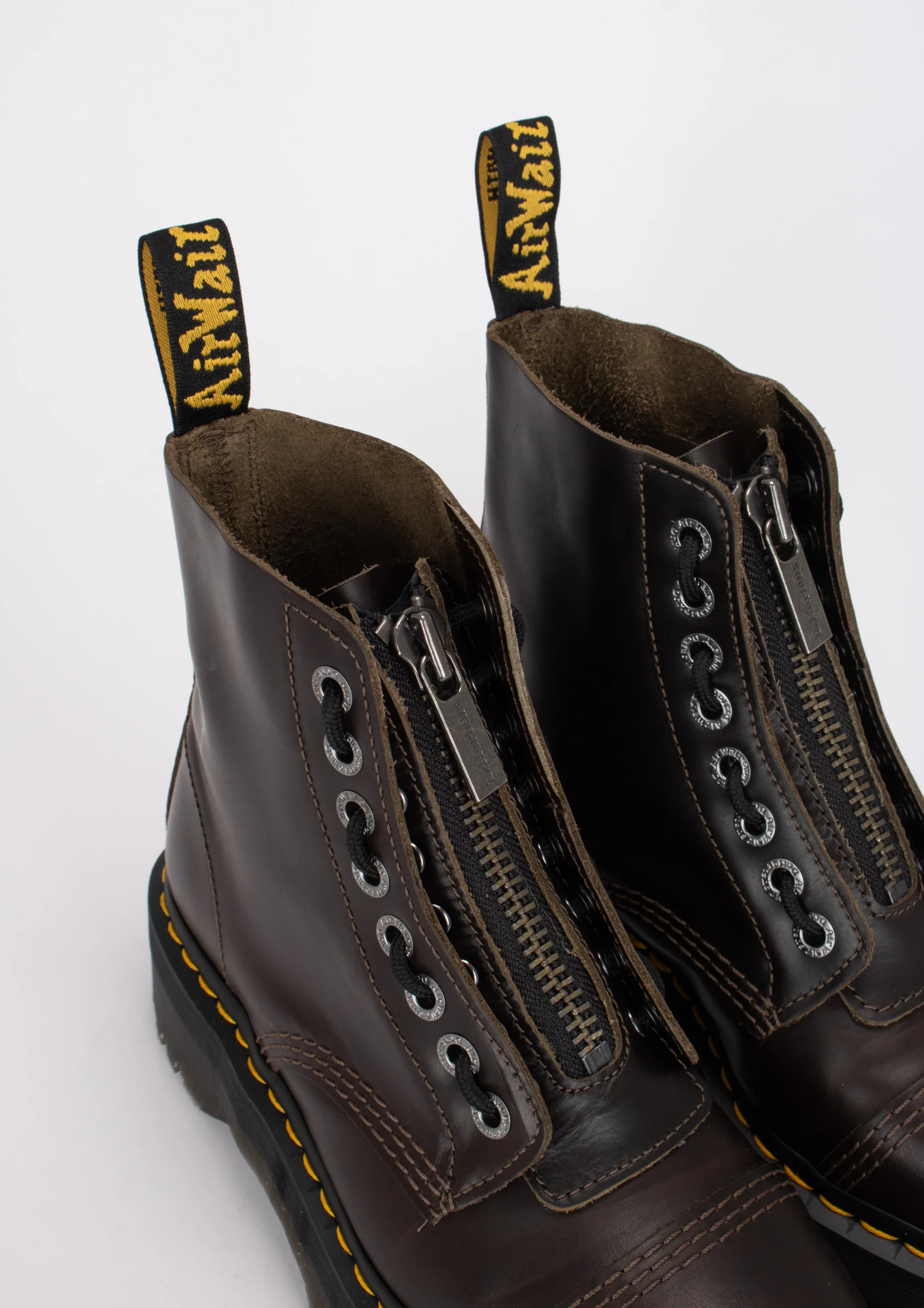 SINCLAIR – Image 7